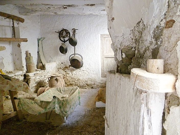 Image No.32-8 Bed Townhouse for sale