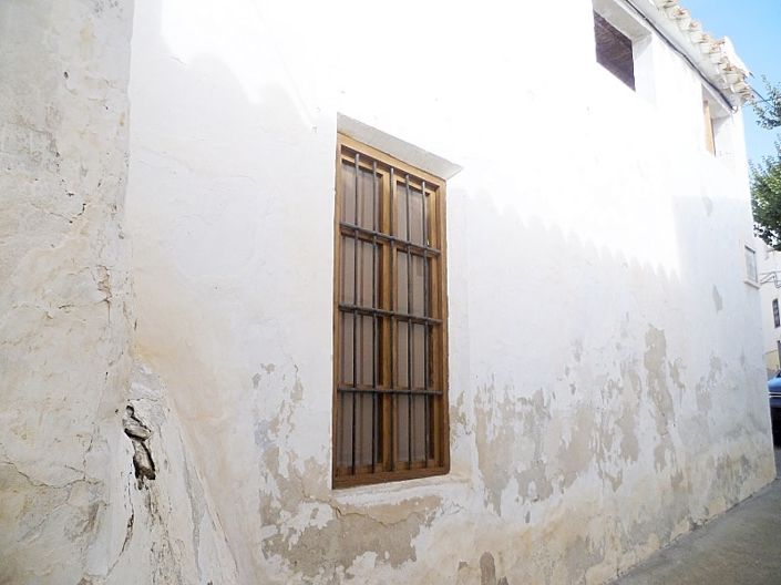 Image No.35-8 Bed Townhouse for sale