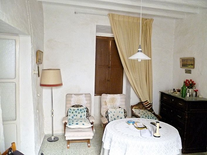 Image No.8-8 Bed Townhouse for sale