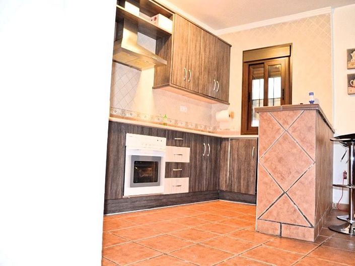 Image No.15-2 Bed Townhouse for sale