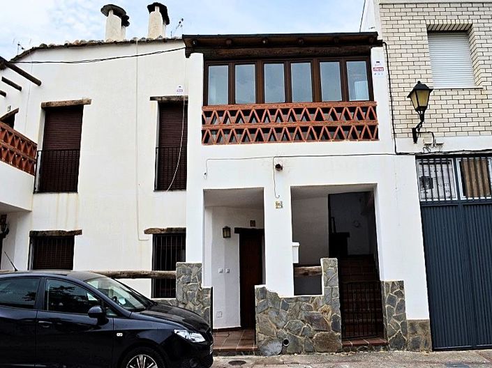 Image No.2-2 Bed Townhouse for sale