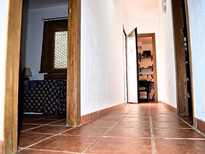 Image No.9-2 Bed Townhouse for sale