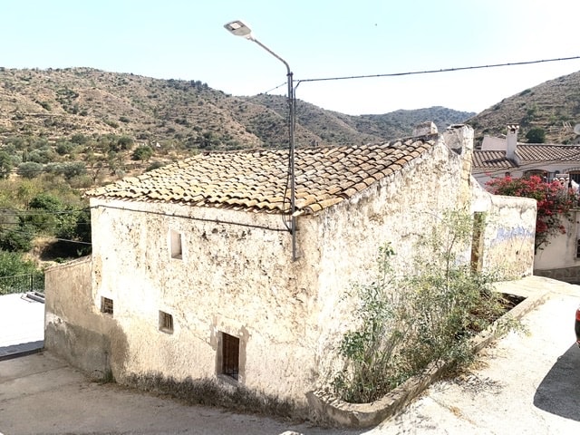 Image No.3-4 Bed Country House for sale