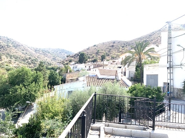 Image No.6-4 Bed Country House for sale