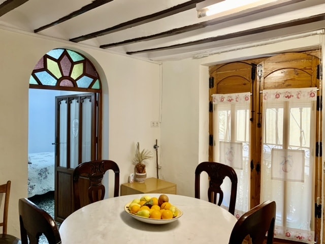 Image No.18-5 Bed Townhouse for sale