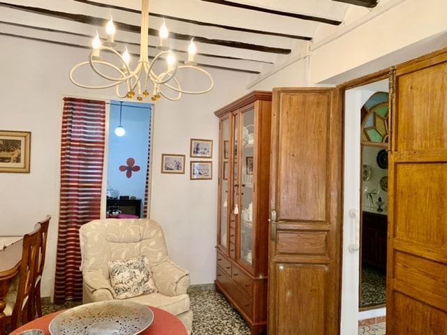 Image No.19-5 Bed Townhouse for sale