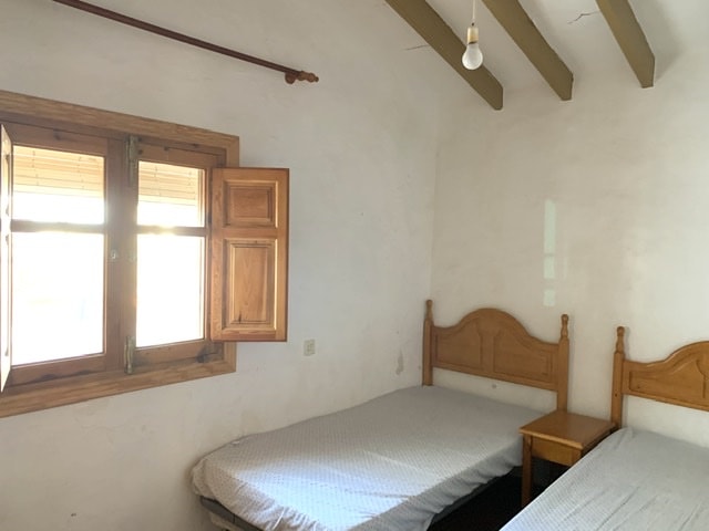 Image No.13-4 Bed Country House for sale