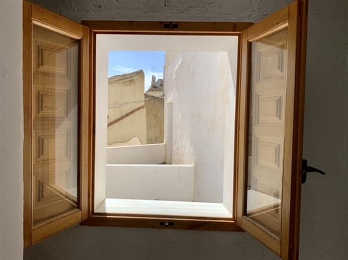 Image No.12-3 Bed Townhouse for sale