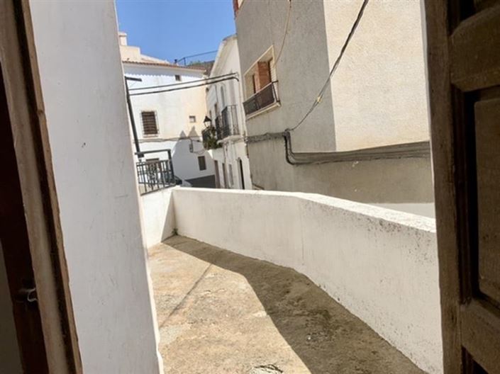 Image No.19-3 Bed Townhouse for sale