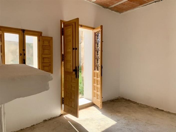 Image No.22-3 Bed Townhouse for sale