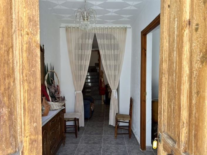 Image No.2-5 Bed Townhouse for sale