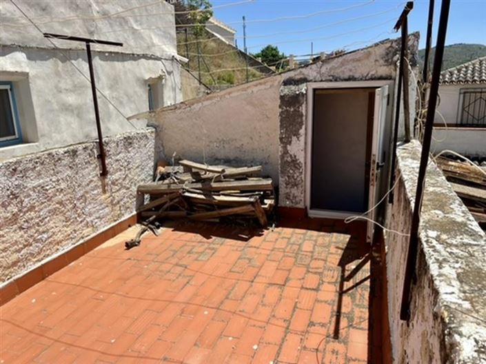 Image No.27-5 Bed Townhouse for sale