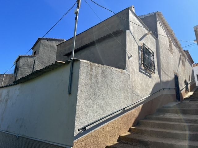 Image No.2-3 Bed Townhouse for sale