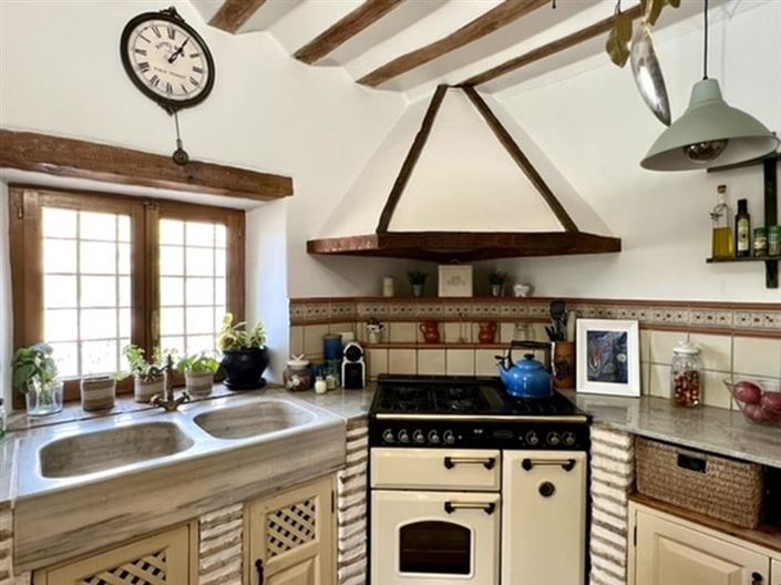 Image No.24-7 Bed Country House for sale