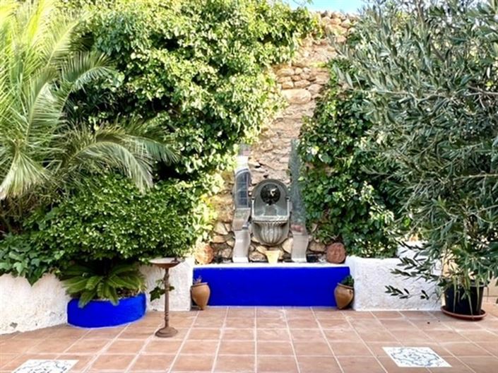 Image No.4-7 Bed Country House for sale