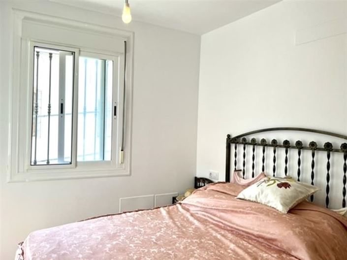 Image No.14-2 Bed Townhouse for sale