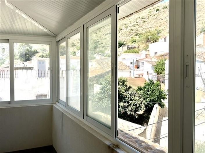 Image No.15-2 Bed Townhouse for sale