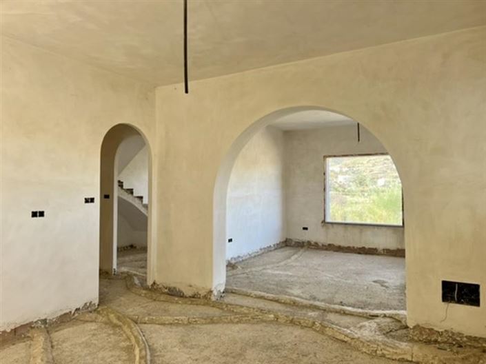 Image No.6-5 Bed Country House for sale