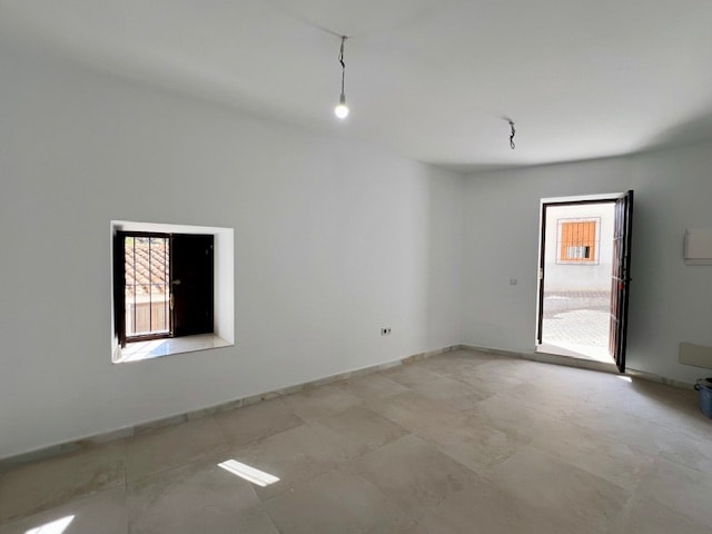 Image No.13-2 Bed Apartment for sale