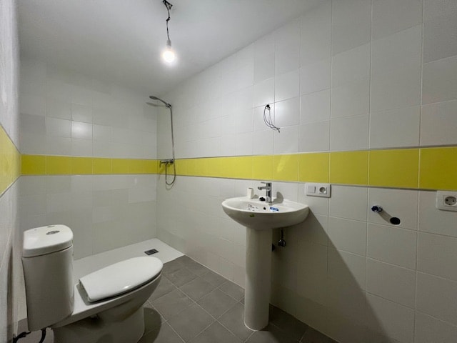 Image No.16-2 Bed Apartment for sale