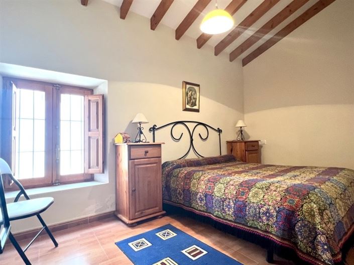 Image No.20-4 Bed Townhouse for sale