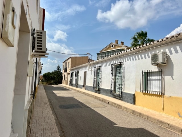Image No.1-5 Bed Townhouse for sale