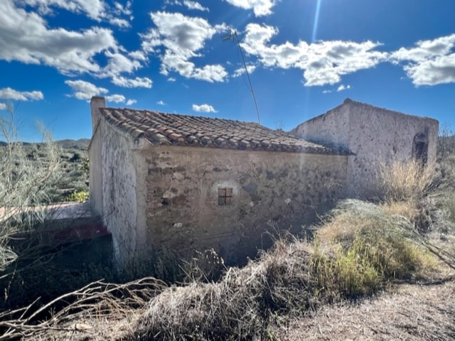 Image No.2-4 Bed Country House for sale