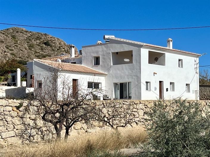 Image No.2-4 Bed Country House for sale