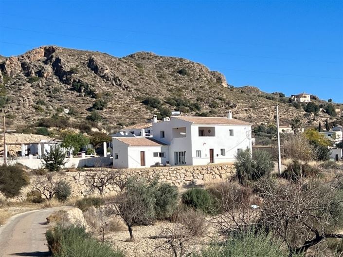 Image No.42-4 Bed Country House for sale