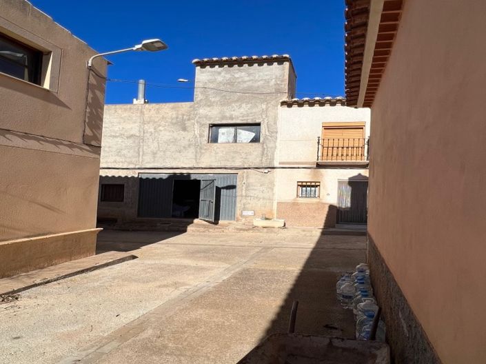 Image No.19-1 Bed Townhouse for sale