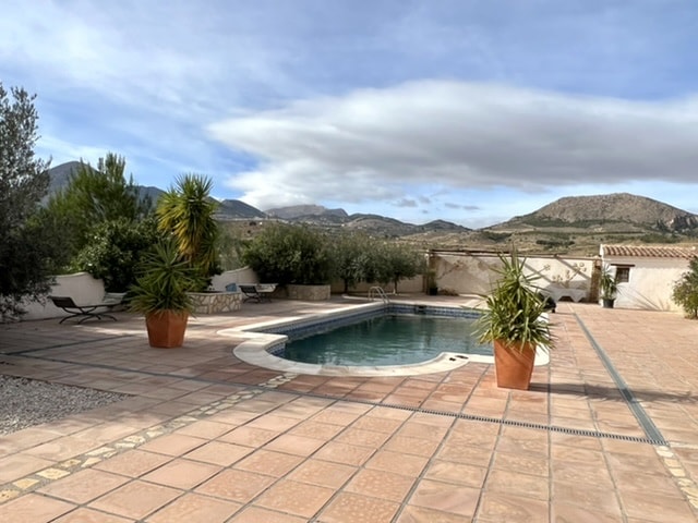 Image No.95-7 Bed Cortijo for sale