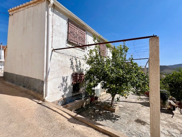 Image No.7-6 Bed Country House for sale