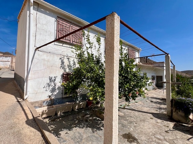 Image No.8-6 Bed Country House for sale