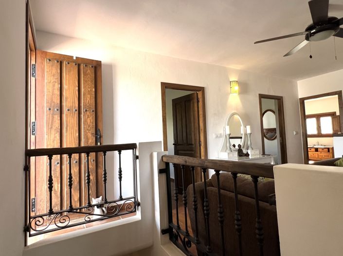 Image No.26-5 Bed Townhouse for sale