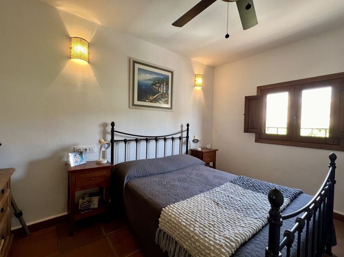 Image No.34-5 Bed Townhouse for sale