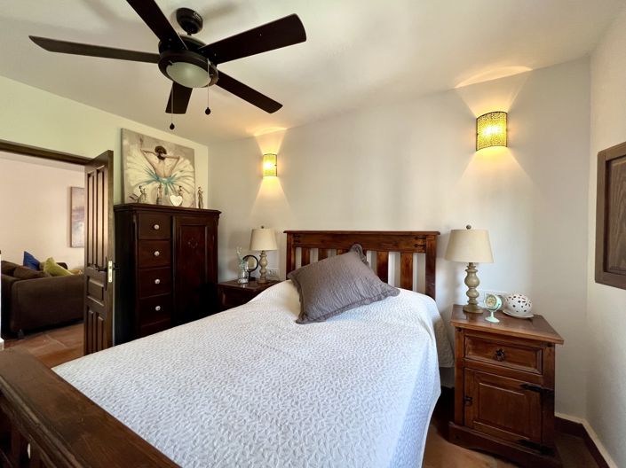 Image No.35-5 Bed Townhouse for sale