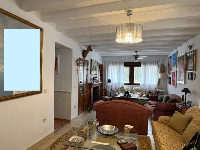 Image No.18-6 Bed House for sale