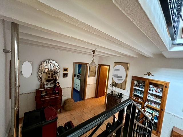 Image No.33-6 Bed House for sale