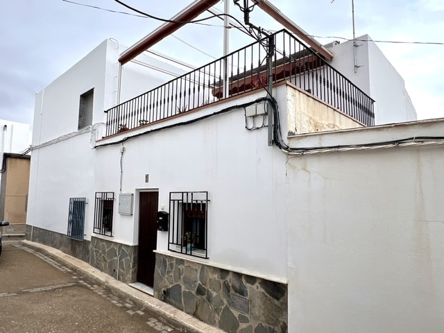 Image No.28-4 Bed Townhouse for sale