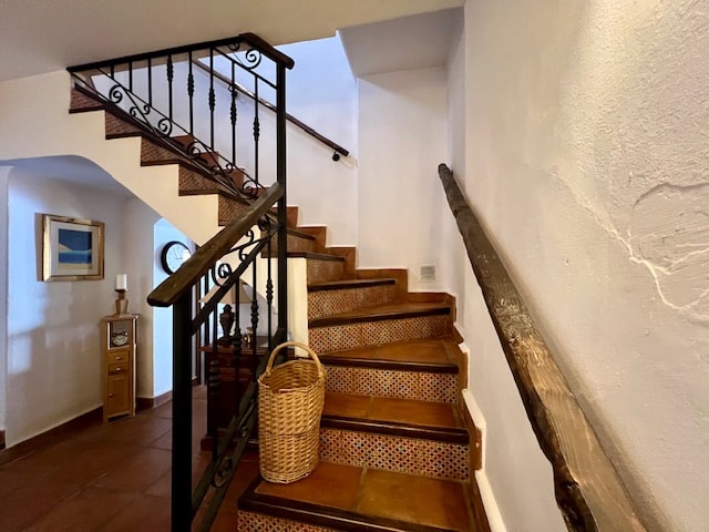 Image No.25-5 Bed Townhouse for sale