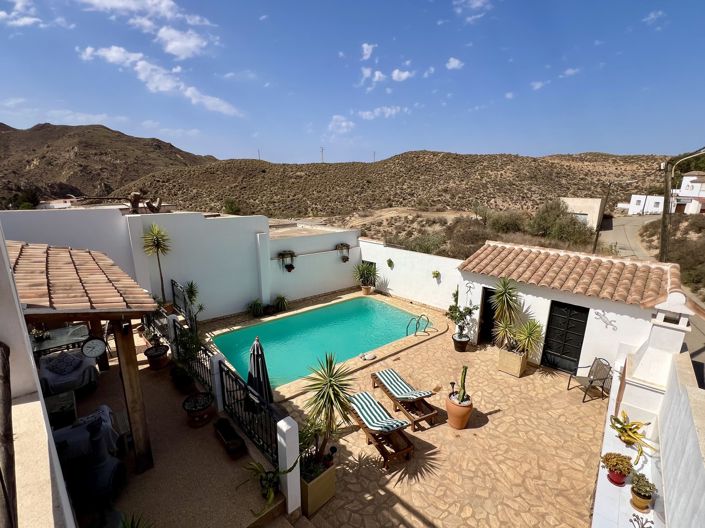 Image No.28-5 Bed Townhouse for sale