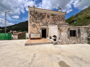 2 Bed Country House for sale