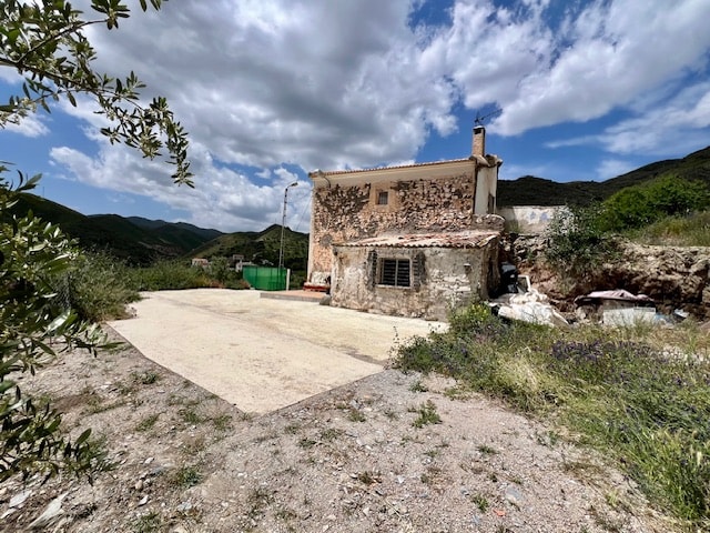 Image No.2-2 Bed Country House for sale