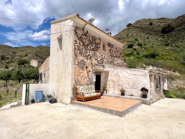 Image No.5-2 Bed Country House for sale