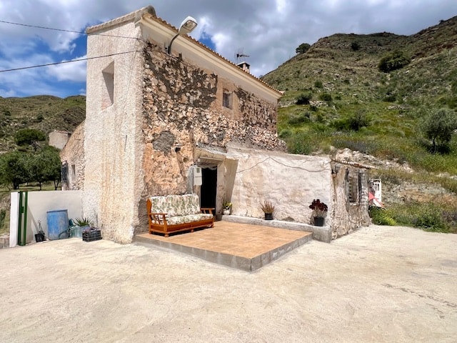 Image No.6-2 Bed Country House for sale