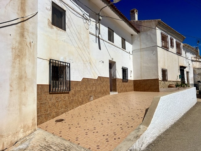 Image No.1-5 Bed Country House for sale