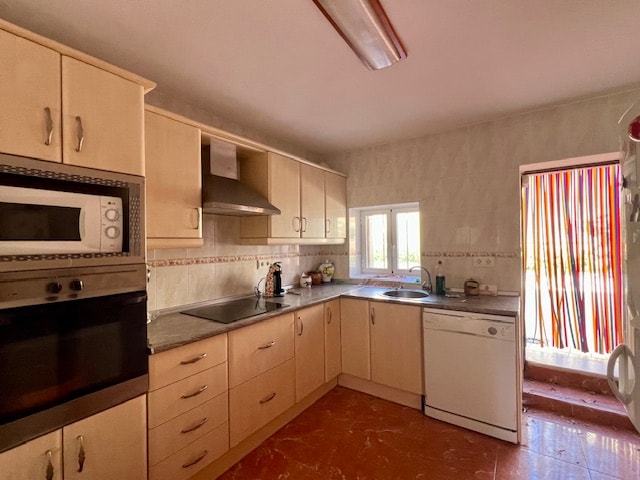 Image No.5-5 Bed Country House for sale