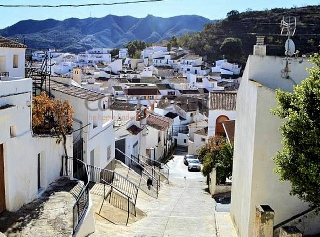 Image No.25-4 Bed Apartment for sale