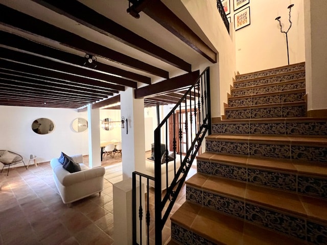 Image No.14-8 Bed Townhouse for sale