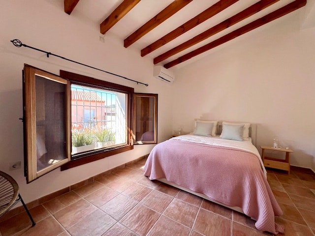 Image No.20-8 Bed Townhouse for sale